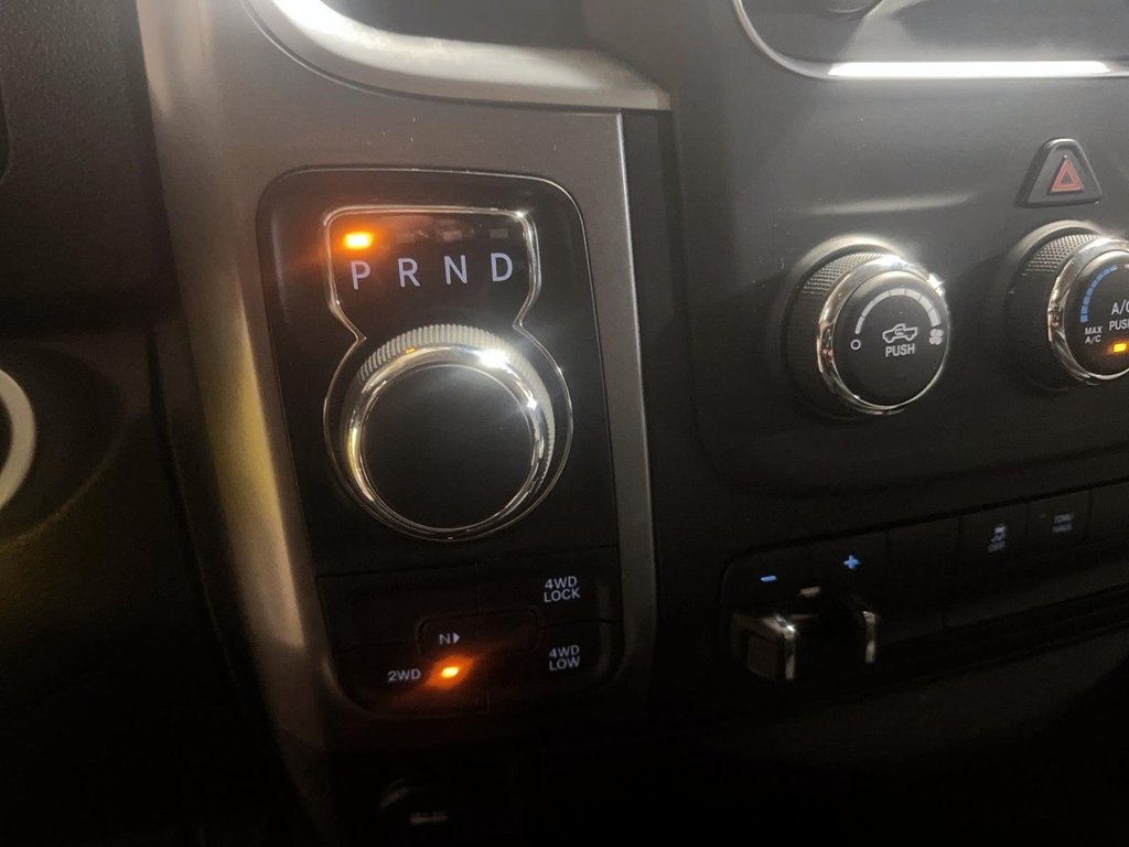 2023 Ram RAM 1500 Classic Crew Cab 4x4 (DS) SLT (140.5 WB 5'7 Box) SWB in Brantford, Ontario - 15 - w1024h768px