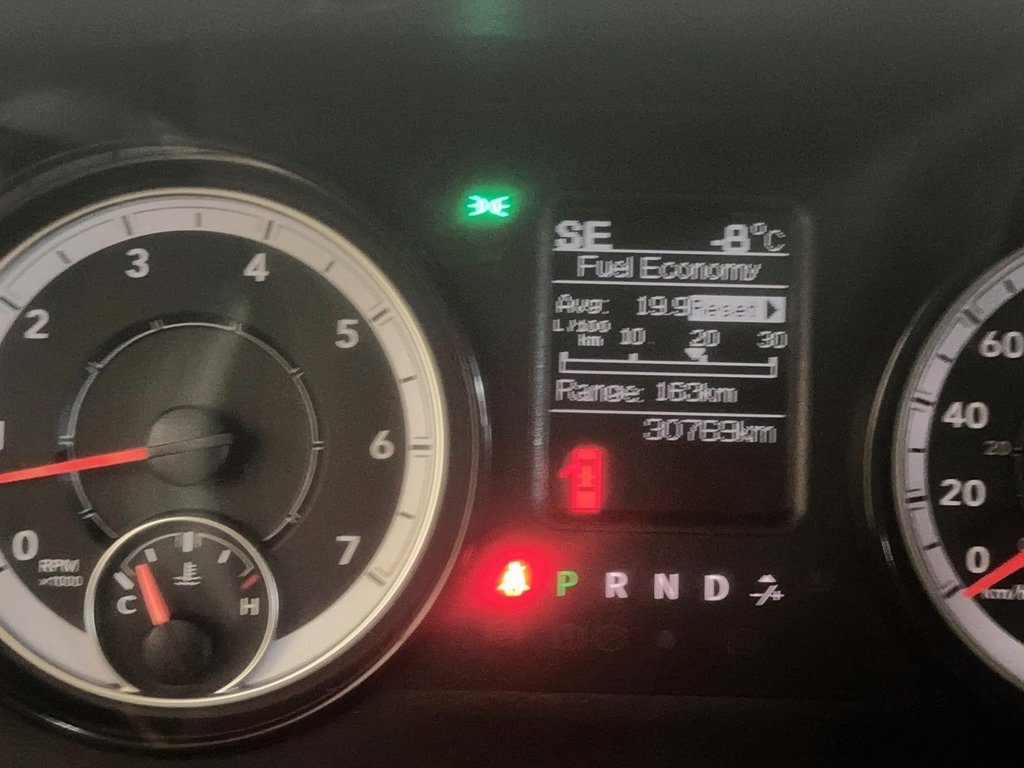 2023 Ram RAM 1500 Classic Crew Cab 4x4 (DS) SLT (140.5 WB 5'7 Box) SWB in Brantford, Ontario - 13 - w1024h768px