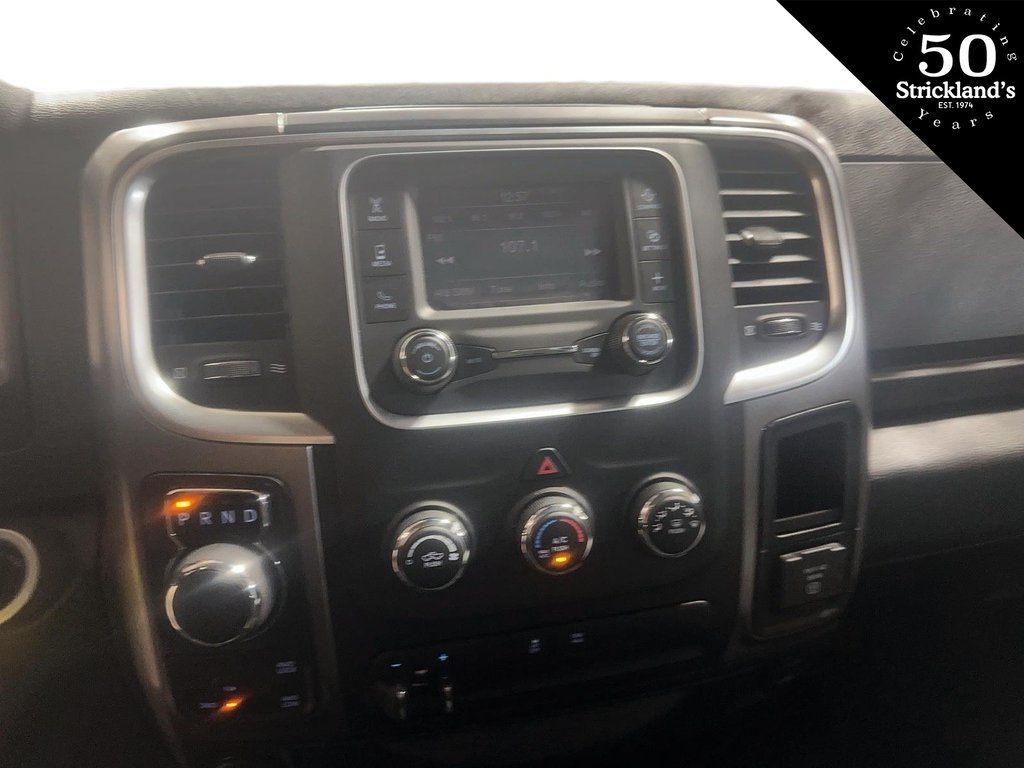 2023 Ram RAM 1500 Classic Crew Cab 4x4 (DS) SLT (140.5 WB 5'7 Box) SWB in Brantford, Ontario - 14 - w1024h768px