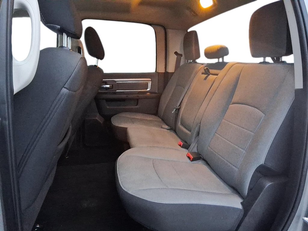 2023 Ram RAM 1500 Classic Crew Cab 4x4 (DS) SLT (140.5 WB 5'7 Box) SWB in Stratford, Ontario - 9 - w1024h768px