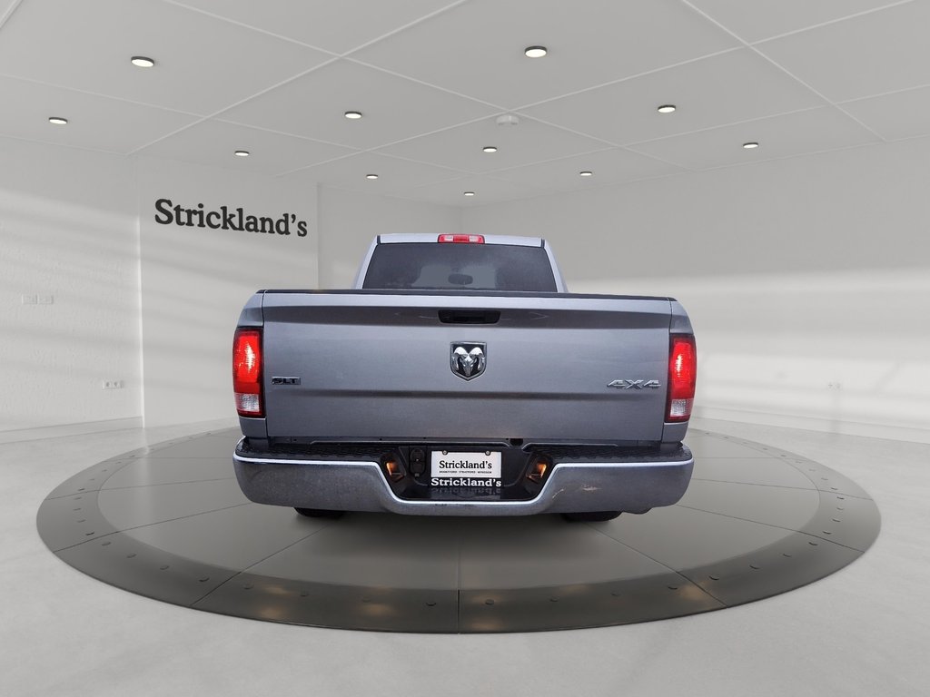 2023 Ram RAM 1500 Classic Crew Cab 4x4 (DS) SLT (140.5 WB 5'7 Box) SWB in Stratford, Ontario - 3 - w1024h768px