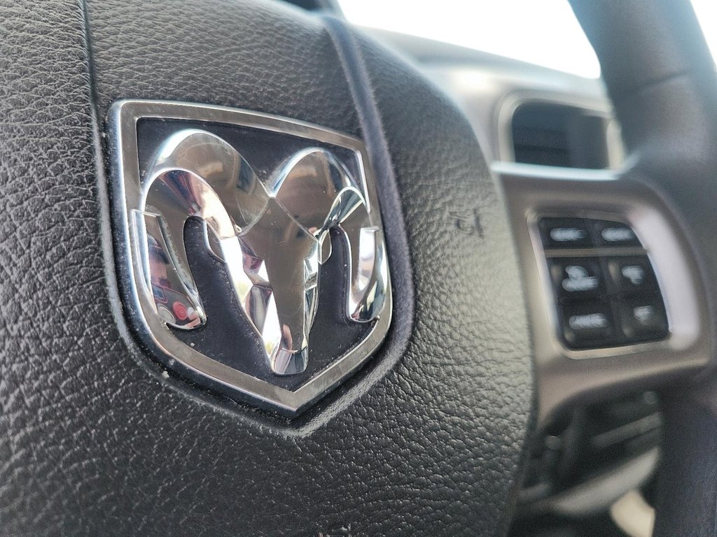 2023 Ram RAM 1500 Classic Crew Cab 4x4 (DS) SLT (140.5 WB 5'7 Box) SWB in Brantford, Ontario - 20 - w1024h768px
