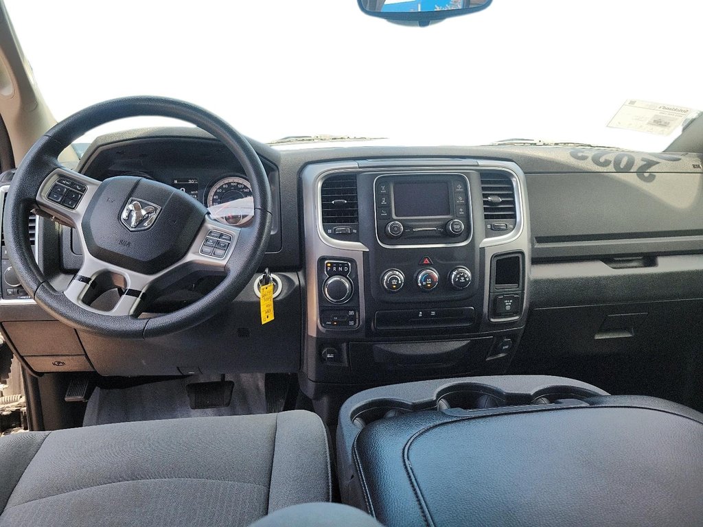 2023 Ram RAM 1500 Classic Crew Cab 4x4 (DS) SLT (140.5 WB 5'7 Box) SWB in Brantford, Ontario - 10 - w1024h768px