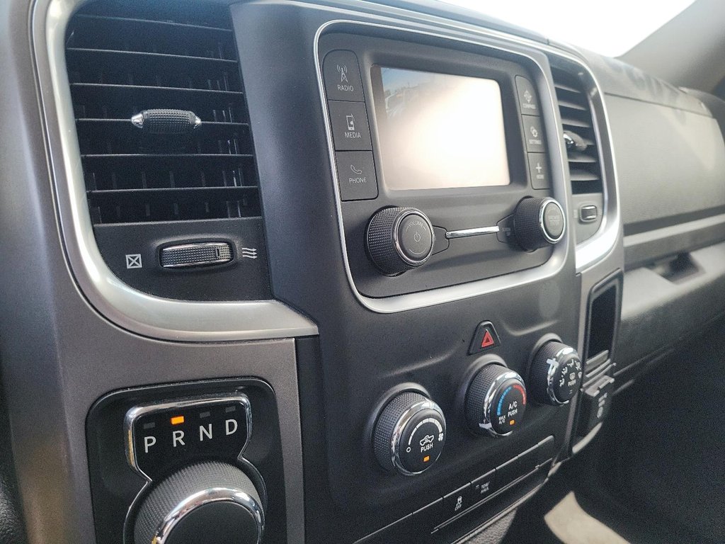 2023 Ram RAM 1500 Classic Crew Cab 4x4 (DS) SLT (140.5 WB 5'7 Box) SWB in Brantford, Ontario - 19 - w1024h768px