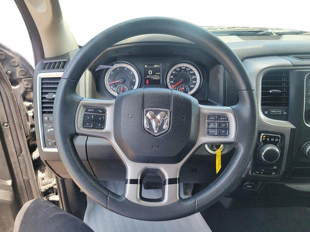 2023 Ram RAM 1500 Classic Crew Cab 4x4 (DS) SLT (140.5 WB 5'7 Box) SWB in Brantford, Ontario - 12 - w1024h768px