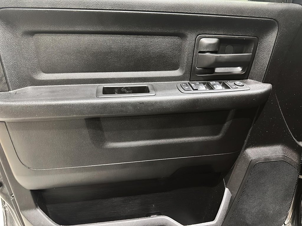 2019 Ram RAM 1500 Crew Cab 4x4 (DS) ST (140.5 WB - 5'7 Box) in Brantford, Ontario - 10 - w1024h768px