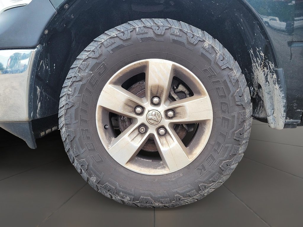 2015 Ram RAM 1500 Crew Cab 4x4 ST (140.5 WB - 5.7 Box) in Brantford, Ontario - 7 - w1024h768px