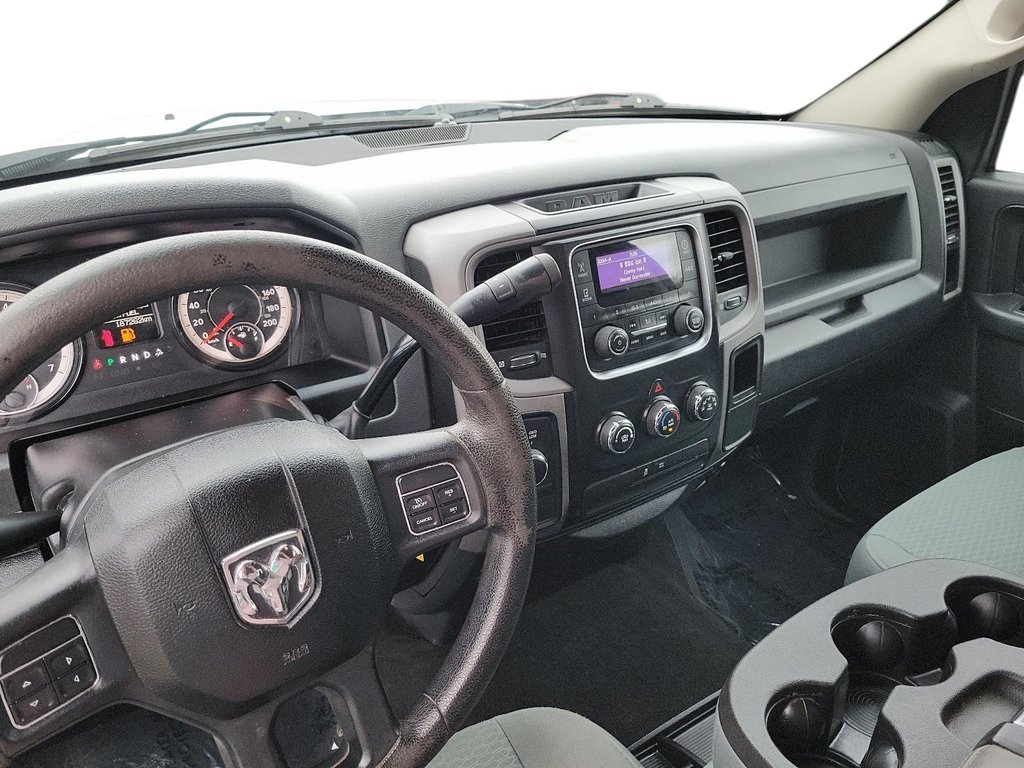2017 Ram RAM 1500 Crew Cab 4x4 ST (140.5 WB - 5.7 Box) in Brantford, Ontario - 12 - w1024h768px