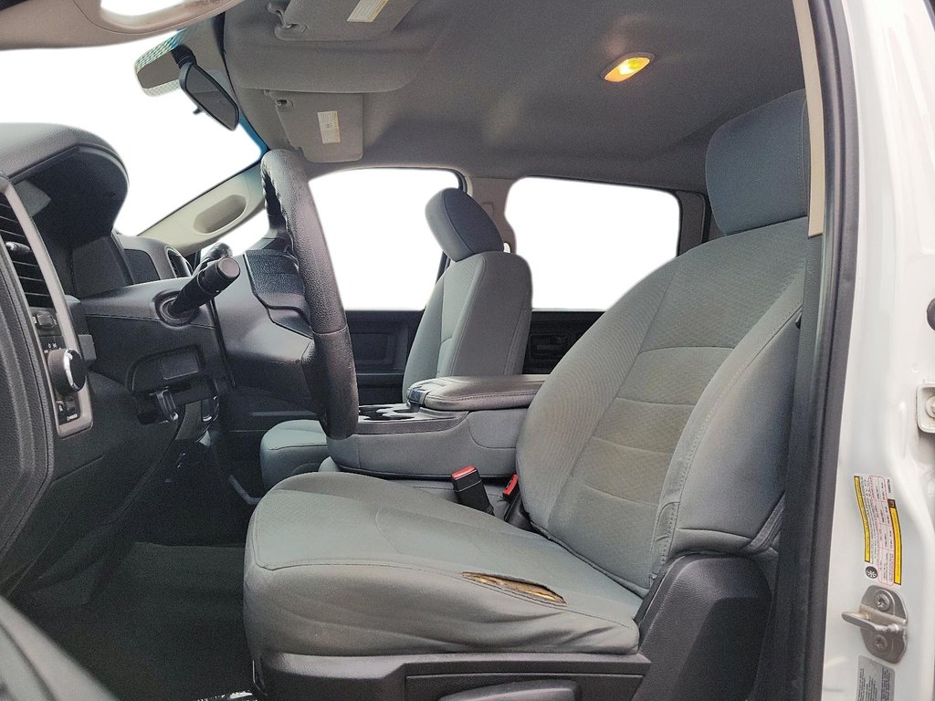 2017 Ram RAM 1500 Crew Cab 4x4 ST (140.5 WB - 5.7 Box) in Brantford, Ontario - 7 - w1024h768px