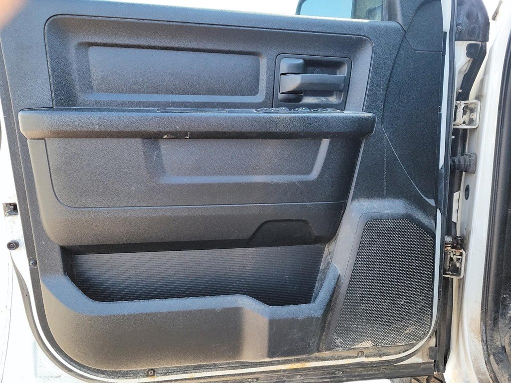 2019 Ram RAM 1500 Quad Cab 4x4 (DS) ST (140.5 WB 6'4 Box) in Brantford, Ontario - 10 - w1024h768px