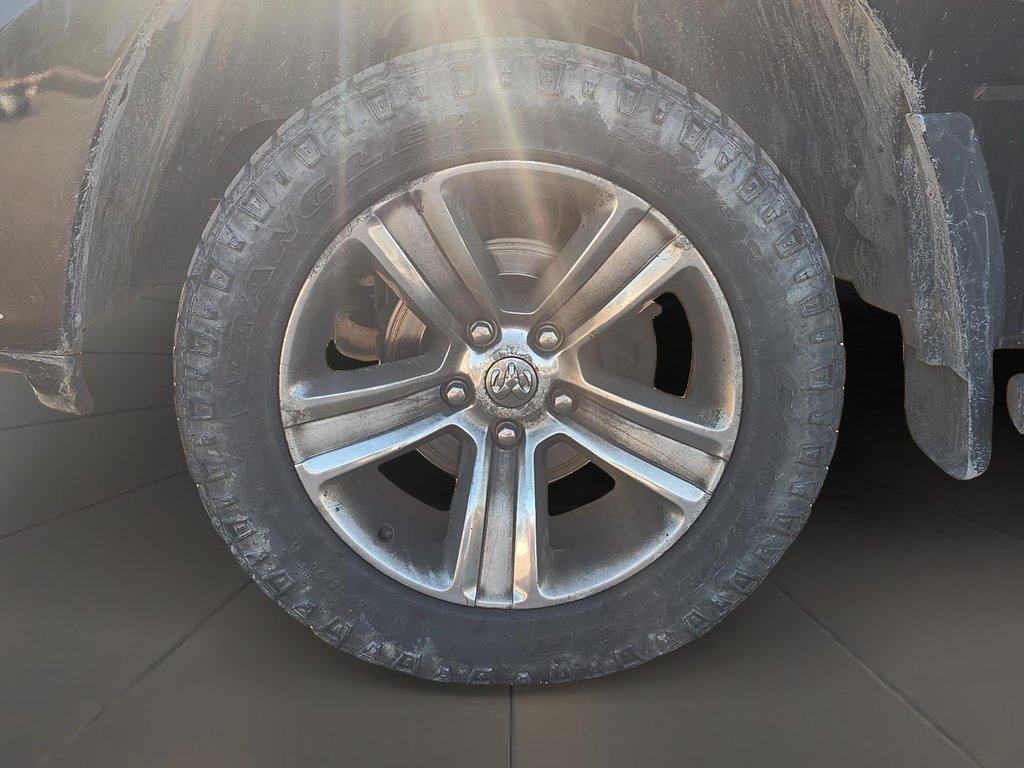 2014 Ram RAM 1500 Quad Cab 4x4 Sport (140.5 WB 6 4 Box) in Brantford, Ontario - 5 - w1024h768px