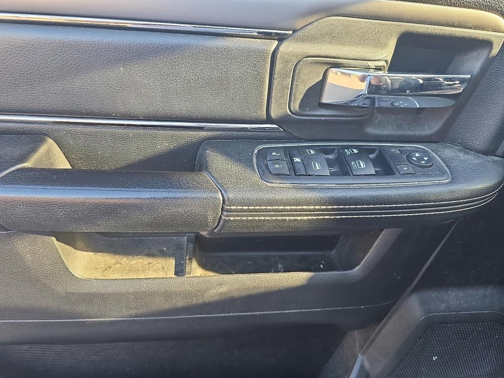 2014 Ram RAM 1500 Quad Cab 4x4 Sport (140.5 WB 6 4 Box) in Brantford, Ontario - 8 - w1024h768px