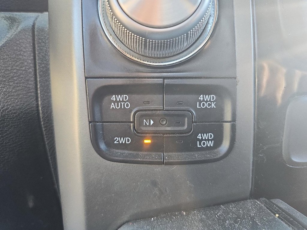 2014 Ram RAM 1500 Quad Cab 4x4 Sport (140.5 WB 6 4 Box) in Brantford, Ontario - 13 - w1024h768px