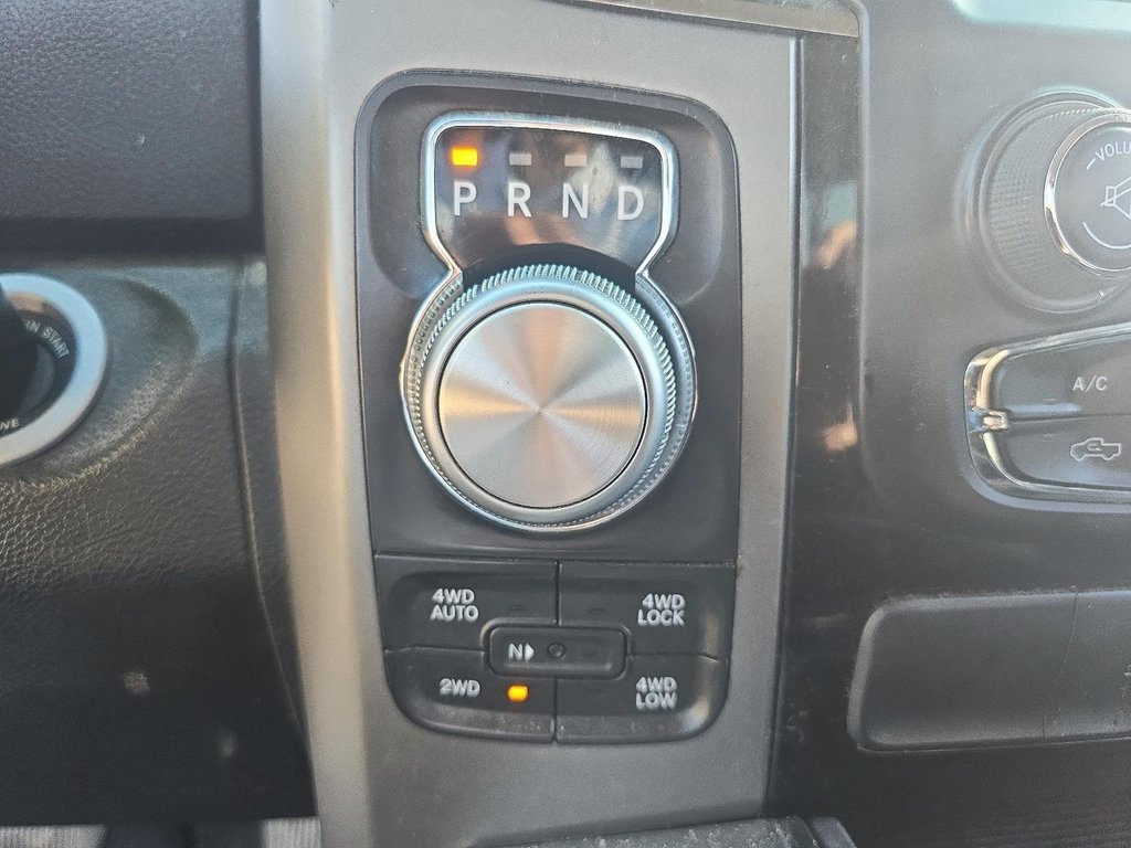 2014 Ram RAM 1500 Quad Cab 4x4 Sport (140.5 WB 6 4 Box) in Stratford, Ontario - 13 - w1024h768px
