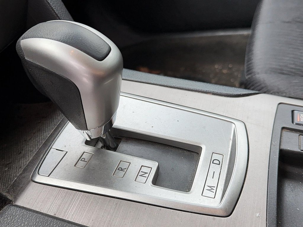 2012 Subaru Outback 2.5 I PZEV at in Brantford, Ontario - 11 - w1024h768px