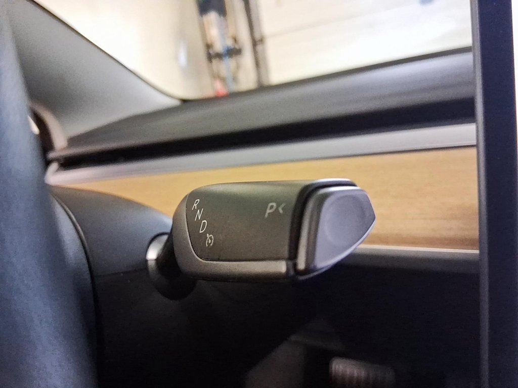 2021 Tesla Model 3 Standard Range Plus in Brantford, Ontario - 17 - w1024h768px