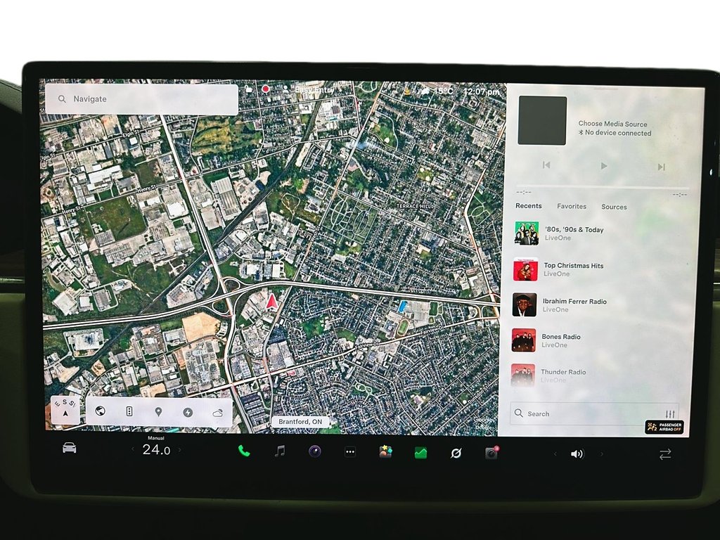 2022 Tesla Model X in Brantford, Ontario - 19 - w1024h768px