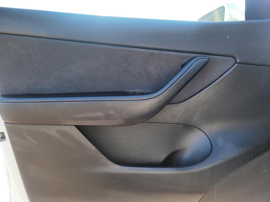 2021 Tesla Model Y Standard Range in Brantford, Ontario - 11 - w1024h768px