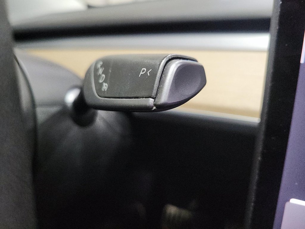2021 Tesla Model Y Standard Range in Brantford, Ontario - 15 - w1024h768px