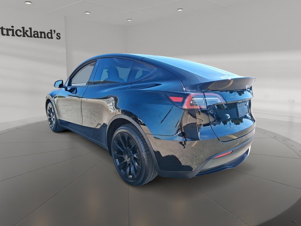 2022 Tesla Model Y Long Range in Stratford, Ontario - 4 - w1024h768px