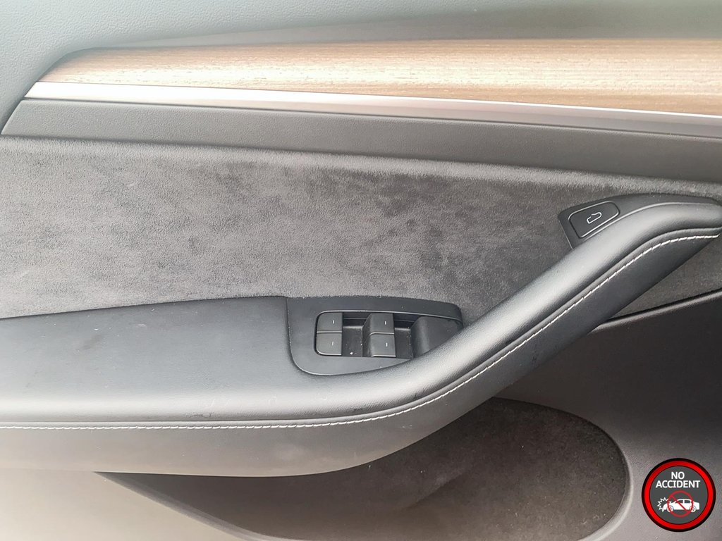 2023 Tesla Model Y in Stratford, Ontario - 10 - w1024h768px