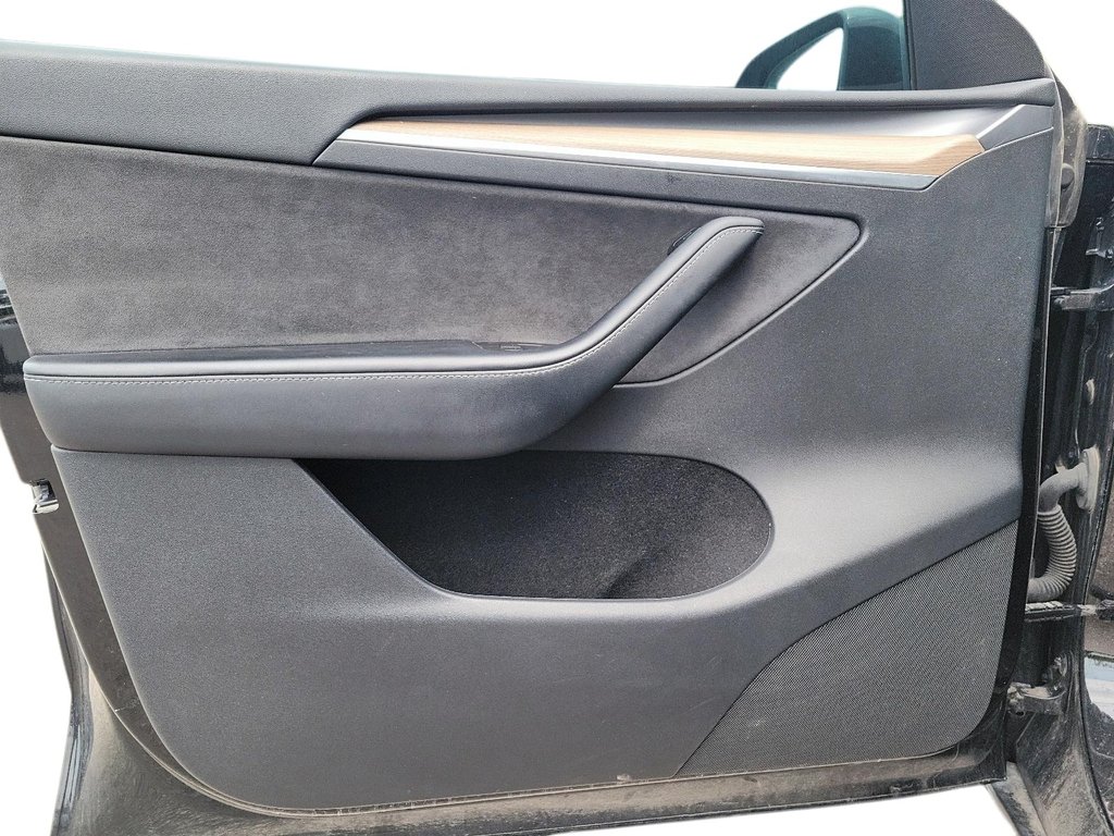 2023 Tesla Model Y Long Range in Brantford, Ontario - 10 - w1024h768px