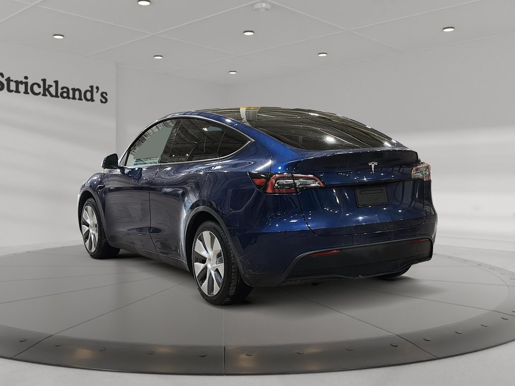 2024 Tesla Model Y in Stratford, Ontario - 4 - w1024h768px