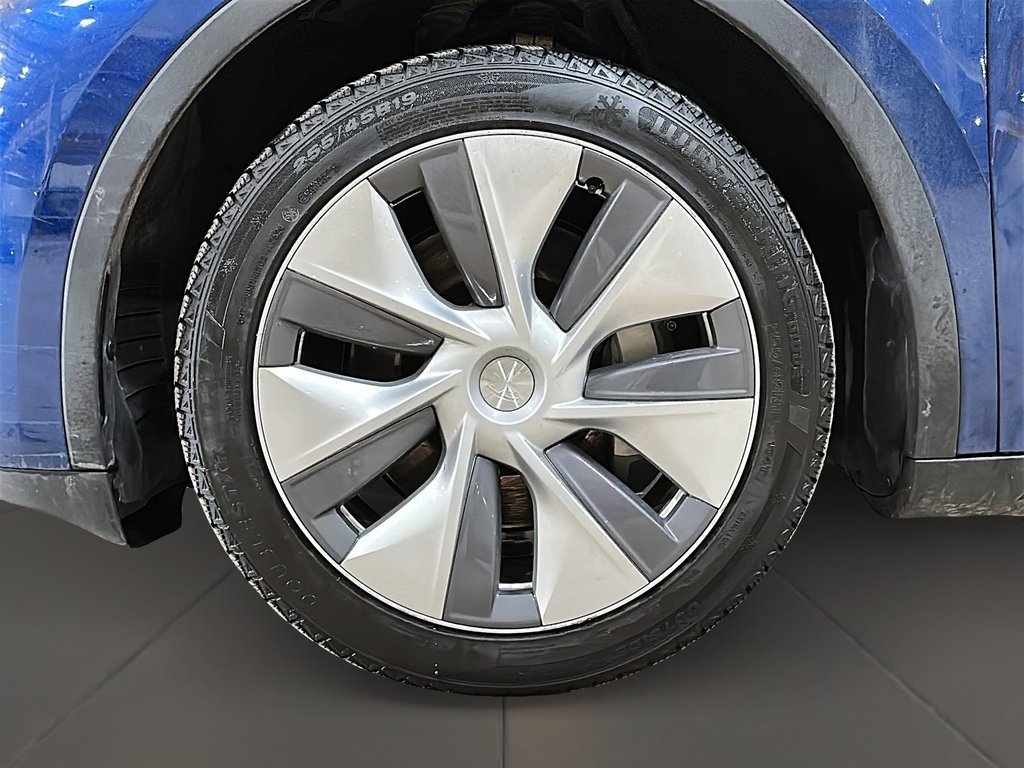 2024 Tesla Model Y in Stratford, Ontario - 7 - w1024h768px