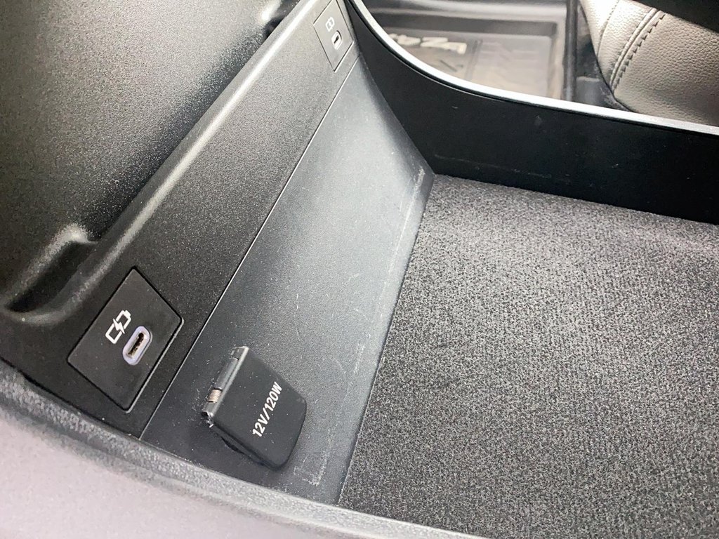 2023 Toyota BZ4X XLE AWD in Stratford, Ontario - 20 - w1024h768px