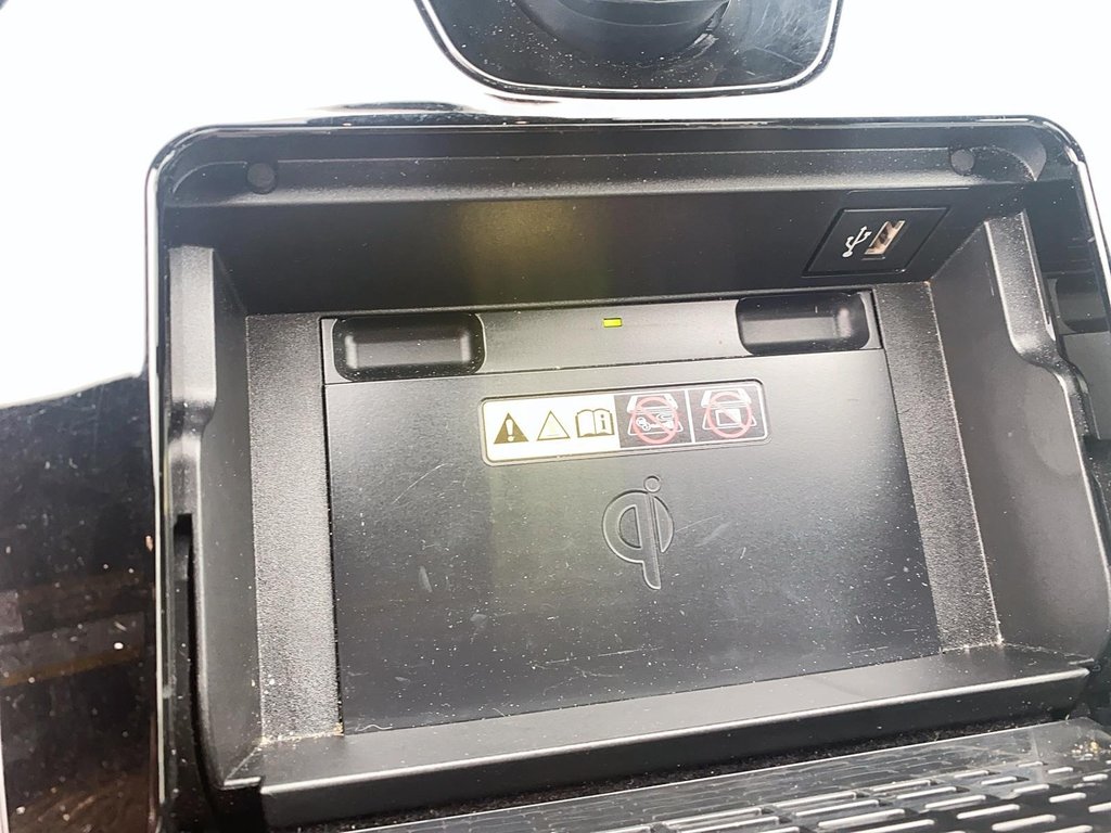 2023 Toyota BZ4X XLE AWD in Stratford, Ontario - 19 - w1024h768px