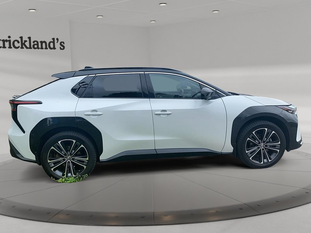2023 Toyota BZ4X XLE AWD in Stratford, Ontario - 5 - w1024h768px
