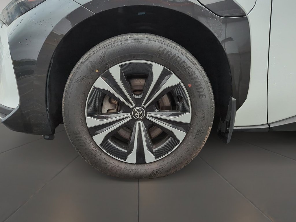 2023 Toyota bZ4X XLE AWD in Stratford, Ontario - 7 - w1024h768px
