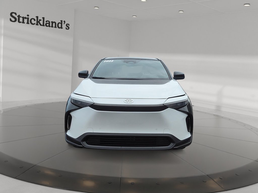 2023 Toyota bZ4X XLE AWD in Stratford, Ontario - 2 - w1024h768px