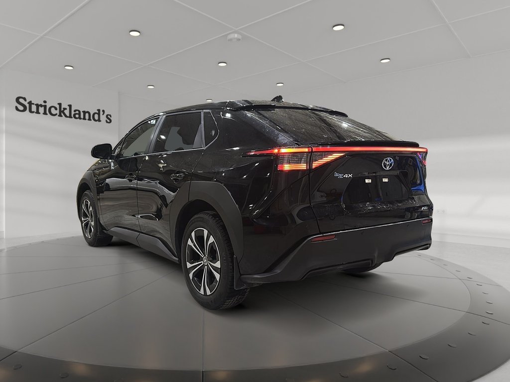 2023 Toyota bZ4X XLE AWD in Brantford, Ontario - 4 - w1024h768px
