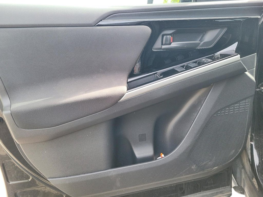 2023 Toyota bZ4X L in Brantford, Ontario - 10 - w1024h768px