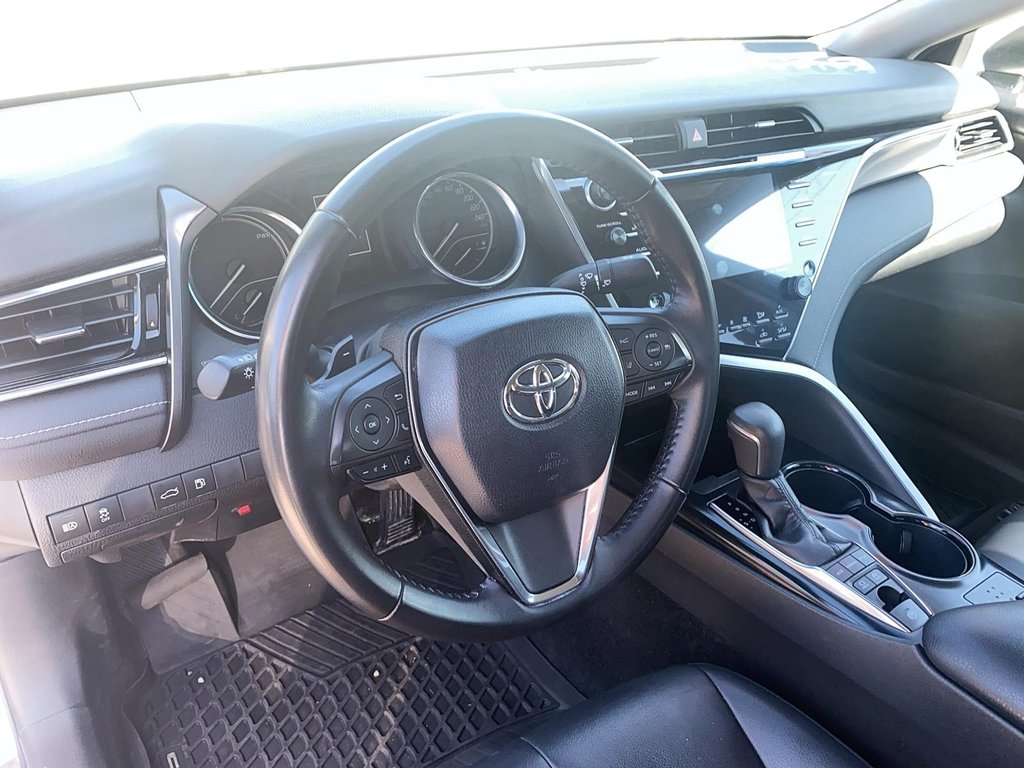 2018 Toyota Camry Hybrid SE CVT in Brantford, Ontario - 9 - w1024h768px