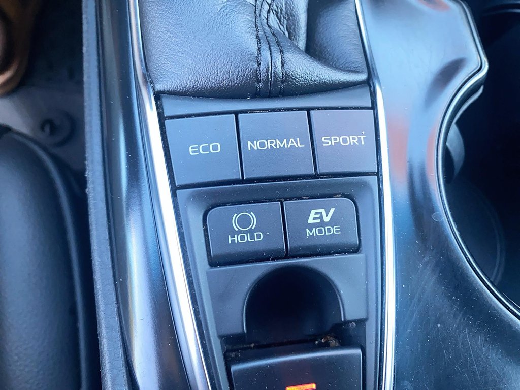 2018 Toyota Camry Hybrid SE CVT in Brantford, Ontario - 15 - w1024h768px