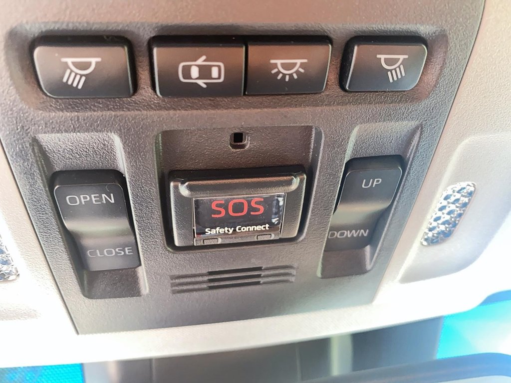 2018 Toyota Camry Hybrid SE CVT in Brantford, Ontario - 20 - w1024h768px