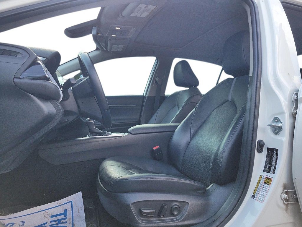 2022 Toyota Camry Hybrid XSE in Brantford, Ontario - 8 - w1024h768px