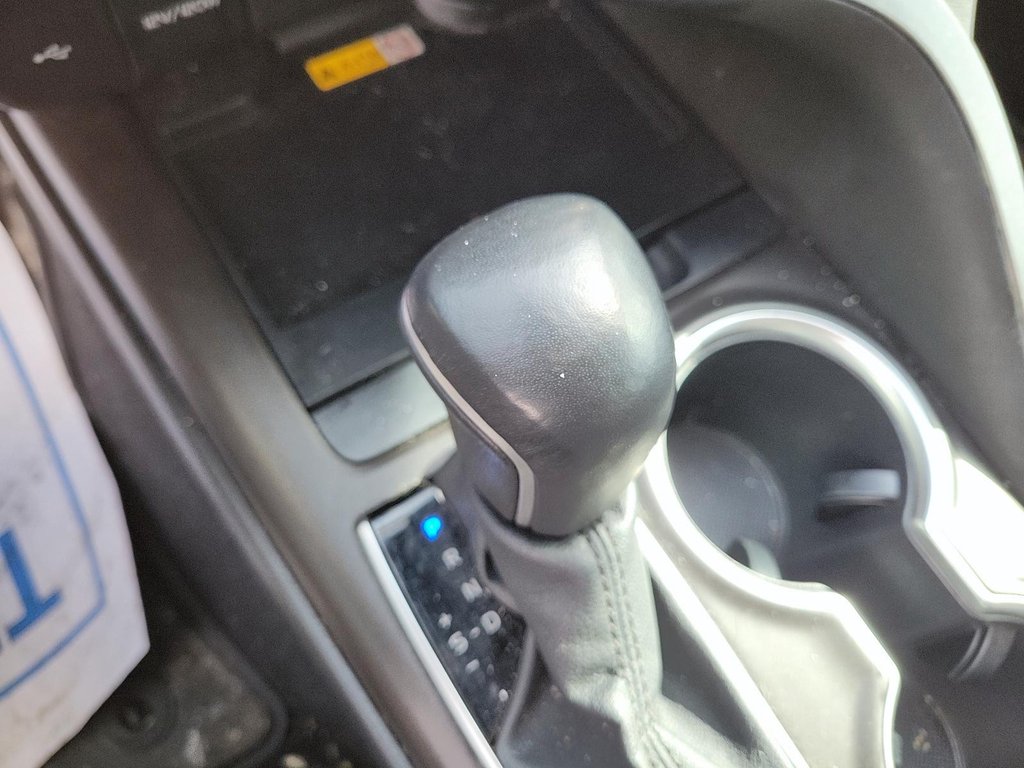 2022 Toyota Camry Hybrid XSE in Brantford, Ontario - 14 - w1024h768px