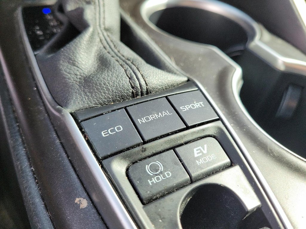 2022 Toyota Camry Hybrid XSE in Brantford, Ontario - 15 - w1024h768px