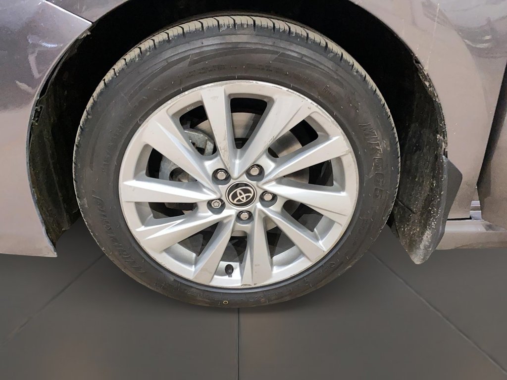 2023 Toyota Camry SE in Stratford, Ontario - 7 - w1024h768px