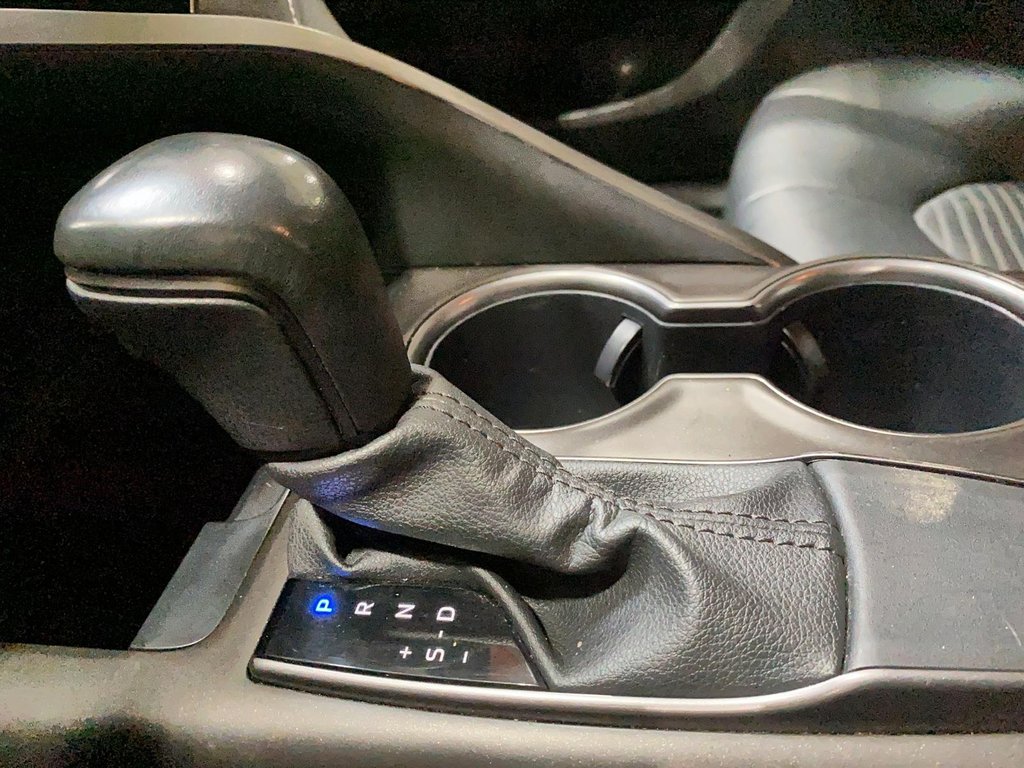 2023 Toyota Camry SE in Stratford, Ontario - 14 - w1024h768px