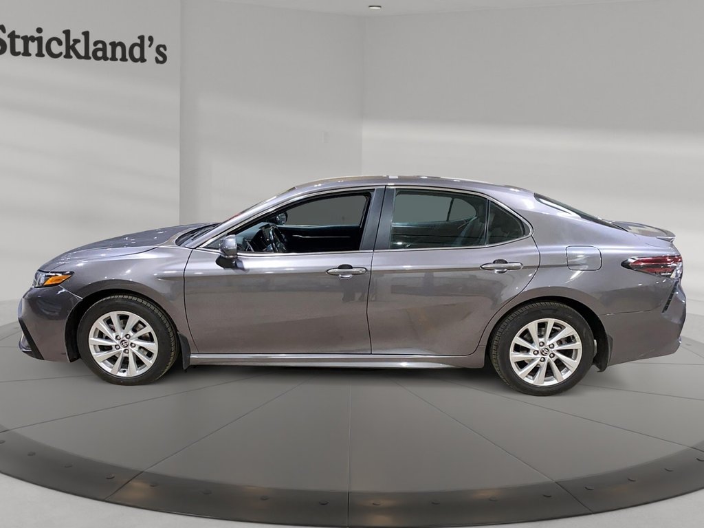 2023 Toyota Camry SE in Stratford, Ontario - 5 - w1024h768px