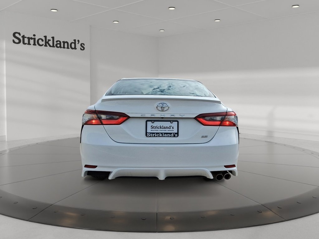 2024 Toyota Camry SE in Brantford, Ontario - 3 - w1024h768px