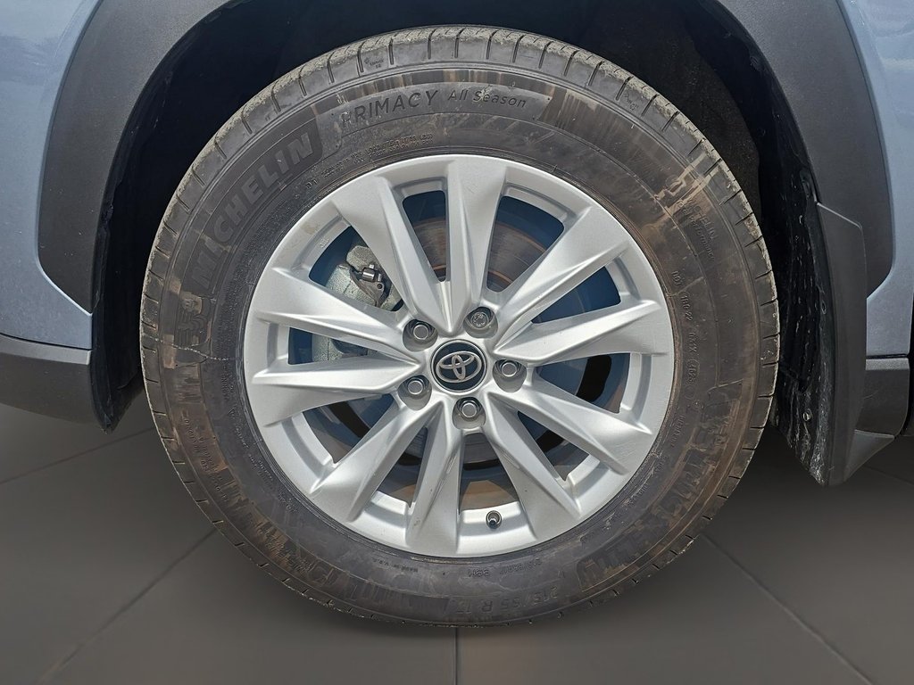 2024 Toyota COROLLA CROSS LE AWD in Brantford, Ontario - 7 - w1024h768px