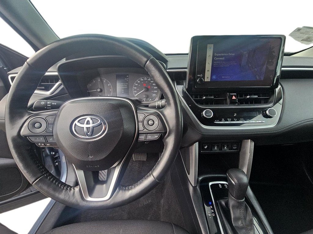 2024 Toyota COROLLA CROSS LE AWD in Brantford, Ontario - 13 - w1024h768px
