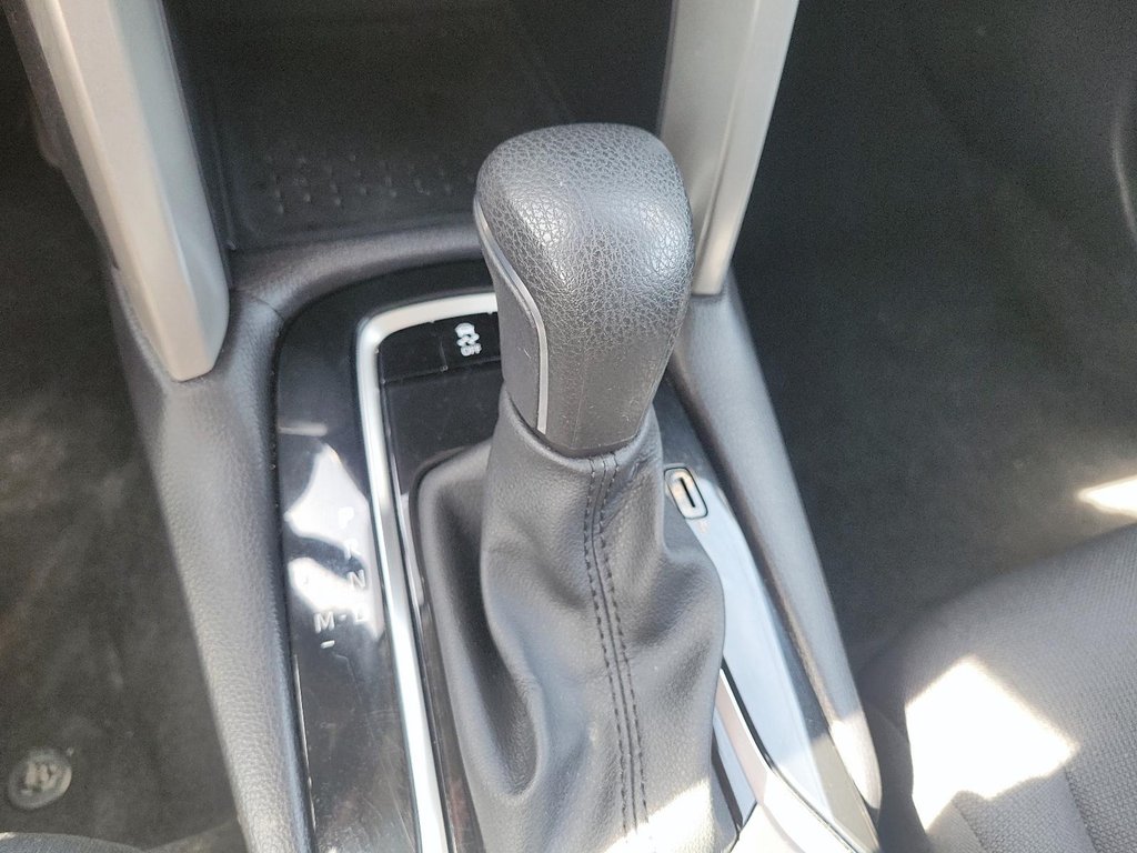2025 Toyota Corolla Cross LE AWD in Brantford, Ontario - 14 - w1024h768px