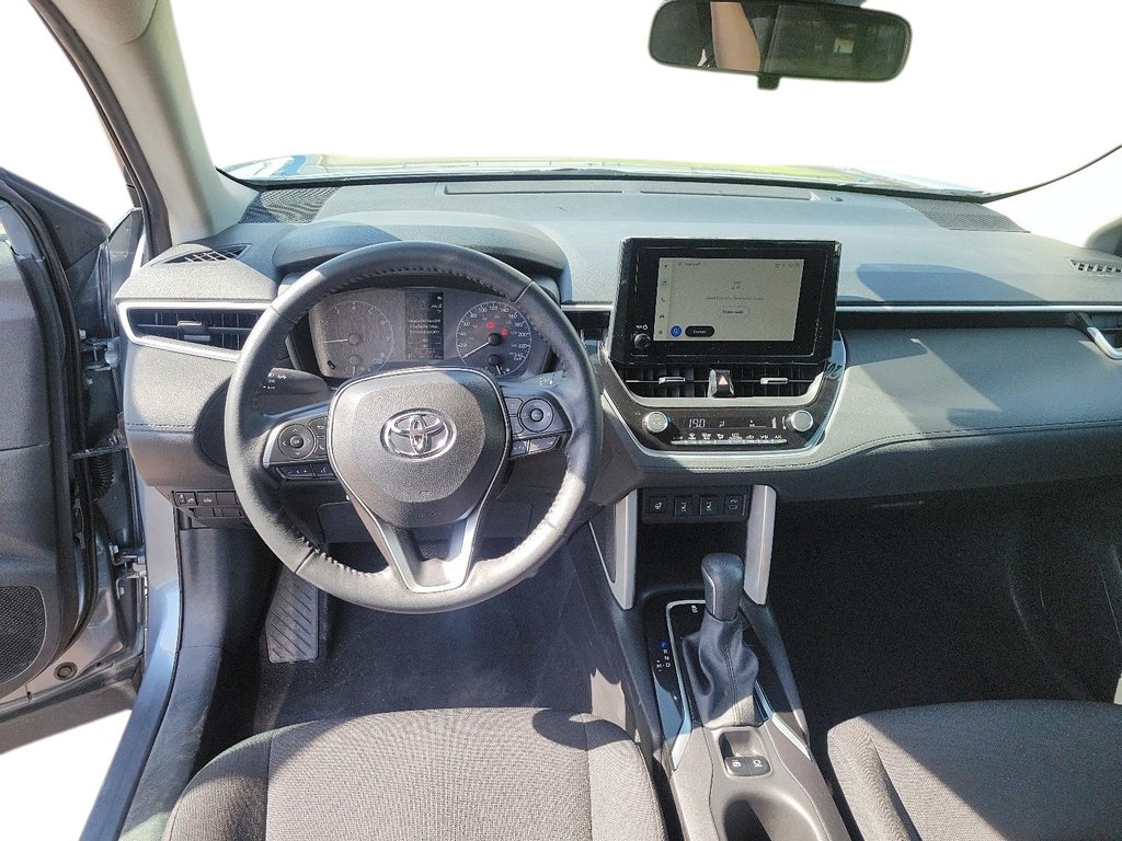 2025 Toyota Corolla Cross LE AWD in Brantford, Ontario - 9 - w1024h768px