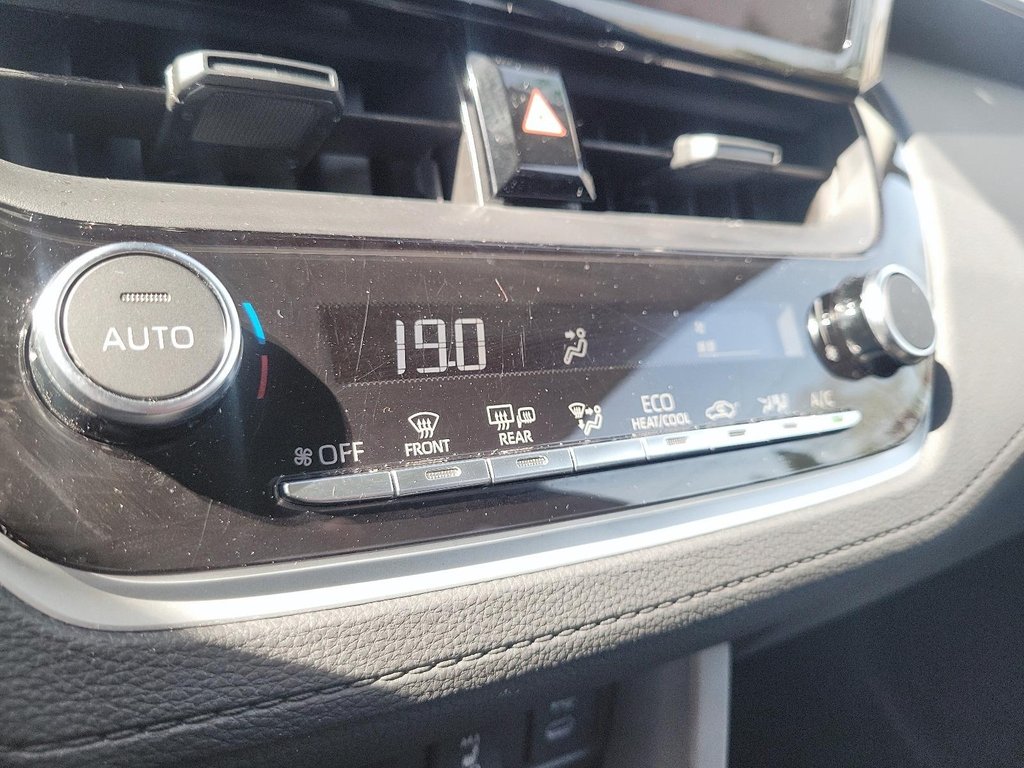 2025 Toyota Corolla Cross LE AWD in Brantford, Ontario - 19 - w1024h768px